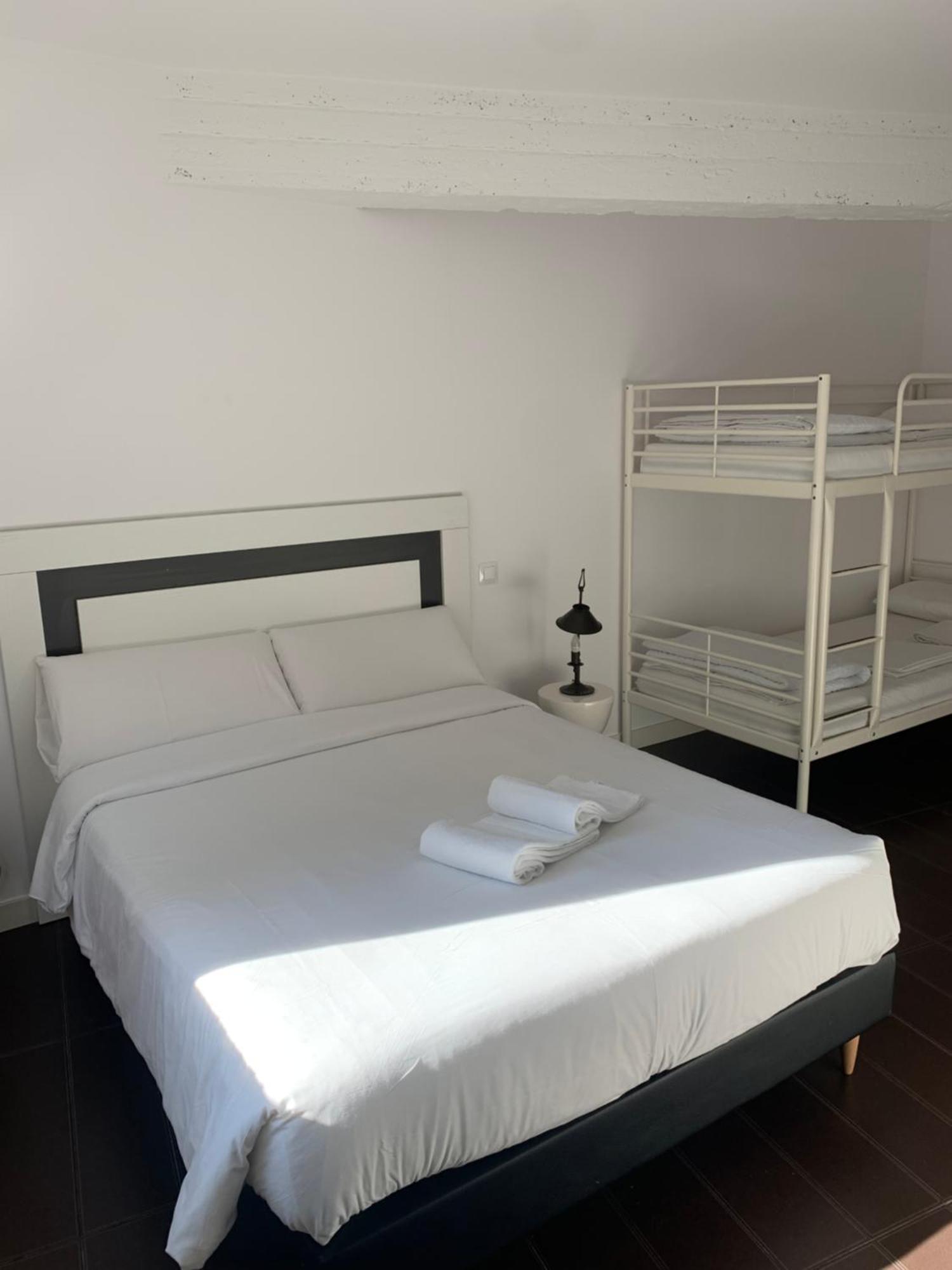 Enjoy Hostal *